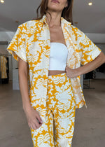 Load image into Gallery viewer, DULCE SS RELAXED SHIRT CANARY
