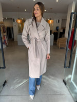 Load image into Gallery viewer, STATEMENT COAT
