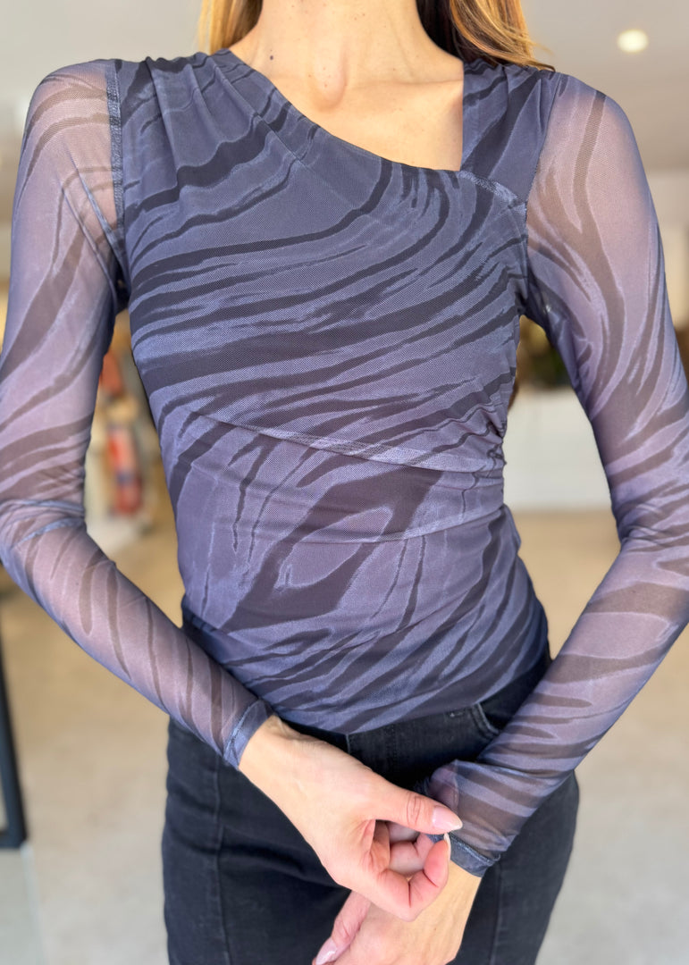 MARBLE DIAGONAL TOP