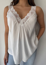 Load image into Gallery viewer, LACE CAMI * PANNA
