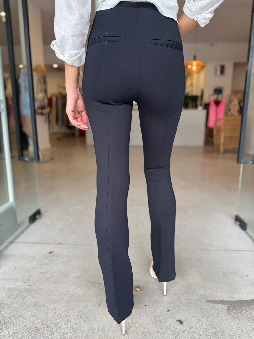 AIR ESS PNTE MICRO FLARE PANT