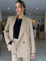 Load image into Gallery viewer, MERCER BLAZER CARAMEL
