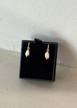 Load image into Gallery viewer, MARGO EARRINGS
