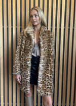 Load image into Gallery viewer, JUNGLE COAT - LEOPARD
