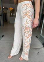 Load image into Gallery viewer, LOLITA PANT ECRU FLORAL

