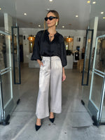 Load image into Gallery viewer, RITZ BLOUSE - BLACK
