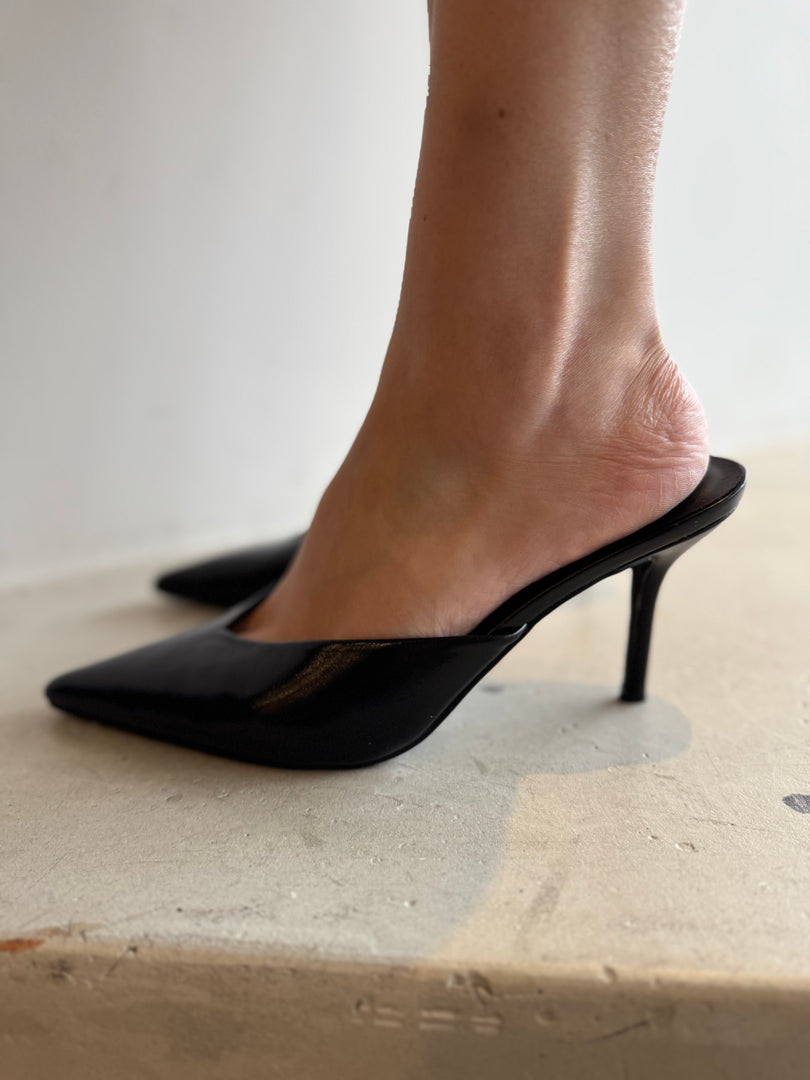 KAREY HEEL