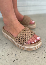 Load image into Gallery viewer, AVALINE SANDAL - CASHEW
