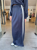 Load image into Gallery viewer, TRICOT SKIRT - DK NAVY
