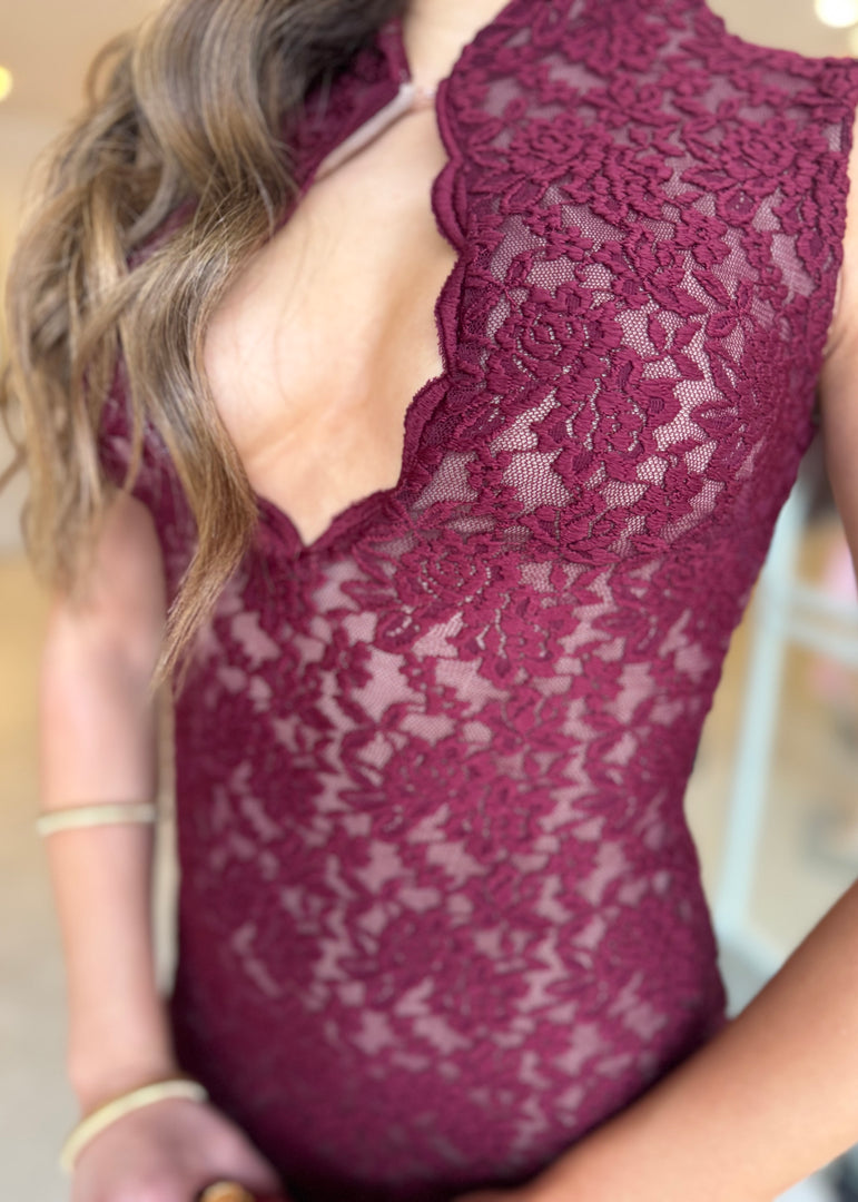 MYSTIQUE LACE DRESS WINE