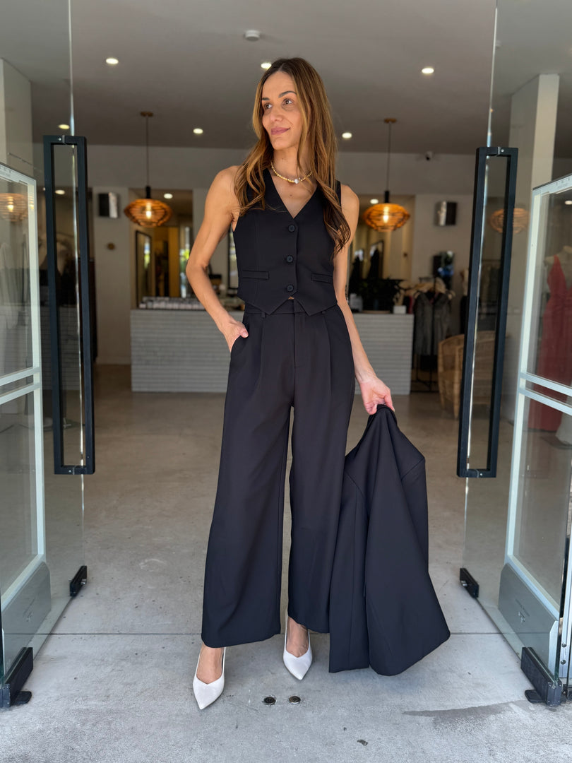 BETTINA BUTTON VEST BLACK