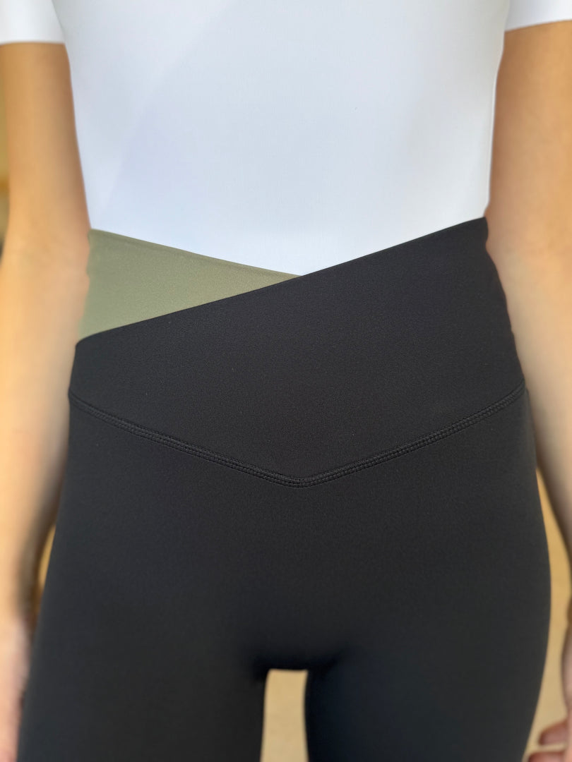 WANDER FLARE LEGGING BLACK