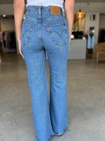 Load image into Gallery viewer, RIBCAGE BELLS JEAN SATURDAY
