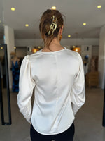 Load image into Gallery viewer, SATELITE BLOUSE - CREAM
