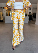 Load image into Gallery viewer, DULCE PIN TUCK PANT CANARY

