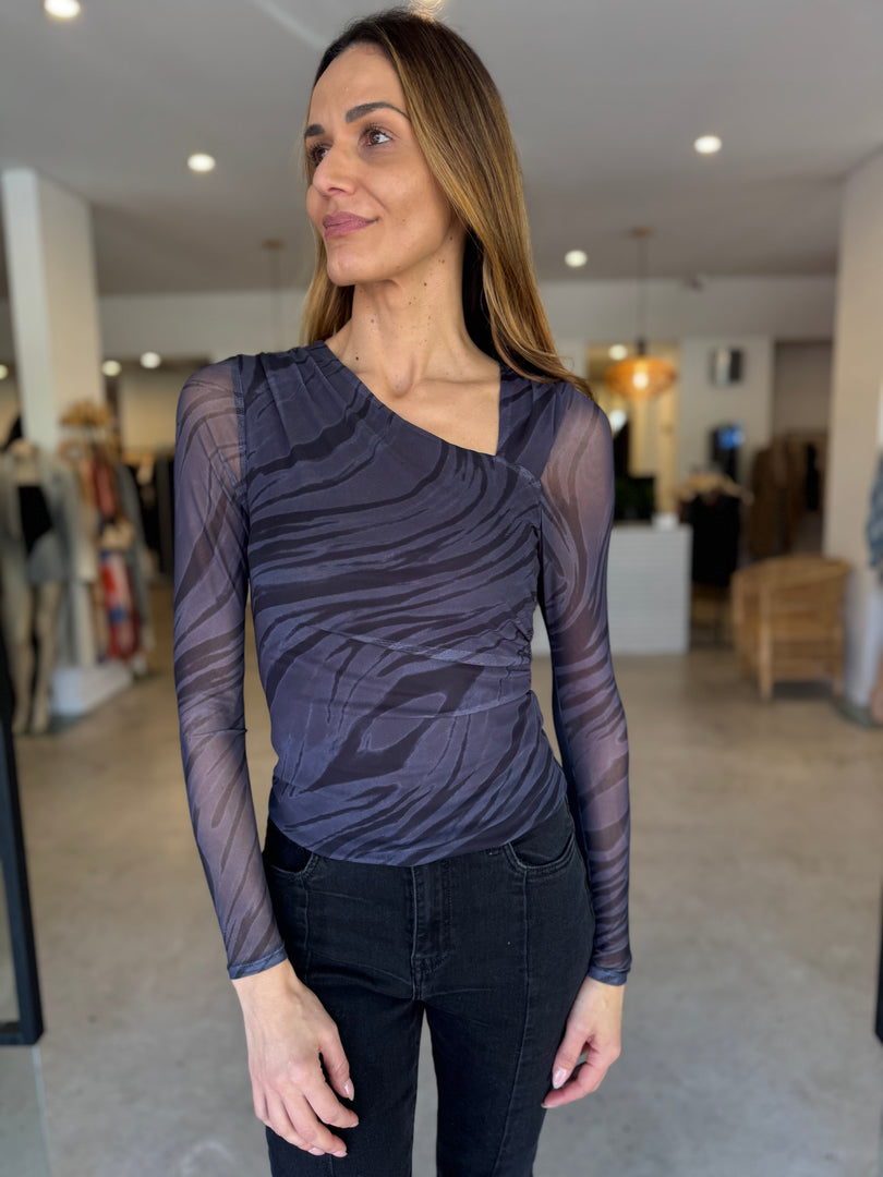 MARBLE DIAGONAL TOP