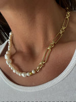Load image into Gallery viewer, APELLA NECKLACE
