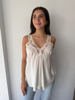 Load image into Gallery viewer, LACE CAMI * MANDORLA
