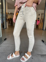 Load image into Gallery viewer, SHINNY MET FRONT JEAN - BEIGE
