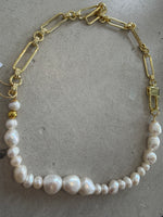 Load image into Gallery viewer, APELLA NECKLACE
