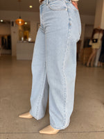 Load image into Gallery viewer, 95 BARREL JEAN KENDALL
