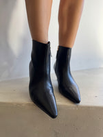 Load image into Gallery viewer, EMIKO BOOT - BLACK

