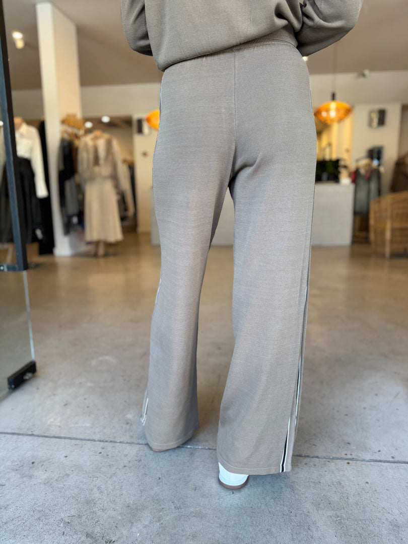 RETREAT KNIT PANT - BISCUIT