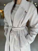 Load image into Gallery viewer, STATEMENT COAT
