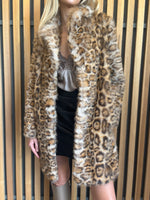 Load image into Gallery viewer, JUNGLE COAT - LEOPARD
