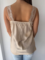 Load image into Gallery viewer, LACE CAMI * FANGO
