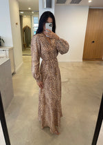 Load image into Gallery viewer, SABOR BUTTON UP MAXI DRESS
