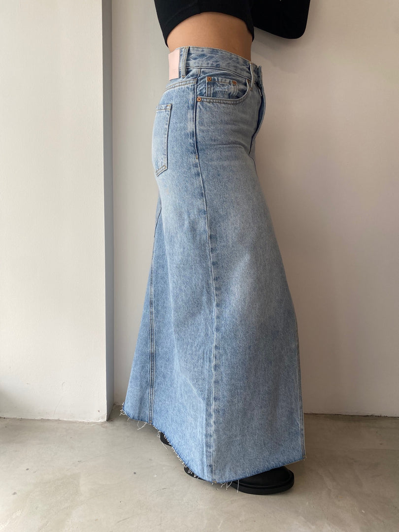 SWEEPER SKIRT AZURE DREAM