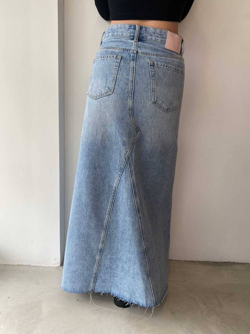 SWEEPER SKIRT AZURE DREAM