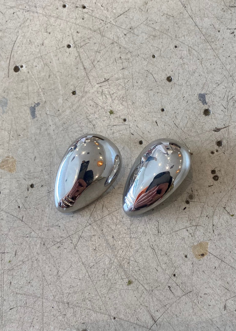 WANDA TEARDROP EARRING
