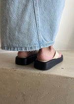 Load image into Gallery viewer, BOUNCER PLATFORM THONGS
