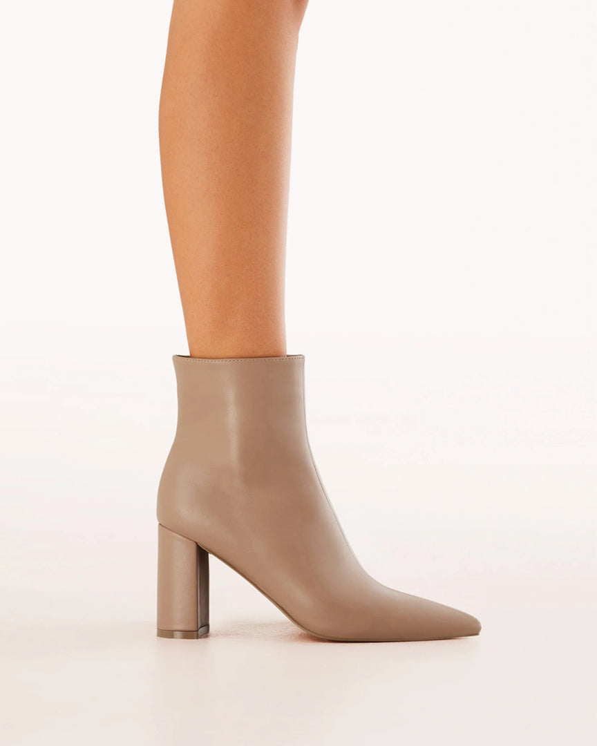 NICOLETTA BOOT - ALMOND