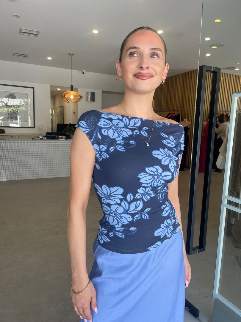 CAMILA TOP ROLLING WAVES NAVY