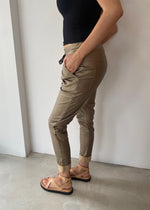 Load image into Gallery viewer, METALLIC PANT - GOLD
