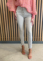 Load image into Gallery viewer, ITALIAN BUTTON JEANS - BEIGE
