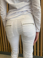 Load image into Gallery viewer, ITALIAN BUTTON JEANS - WHITE
