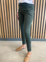 Load image into Gallery viewer, ITALIAN BUTTON JEANS - MILITARY
