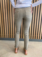 Load image into Gallery viewer, ITALIAN BUTTON JEANS - ELK
